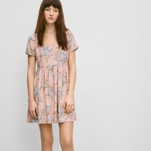 Aritzia Babydoll Hibiscus Dress 🌸🌺